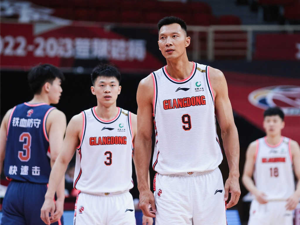 次引起足球 次引起足球